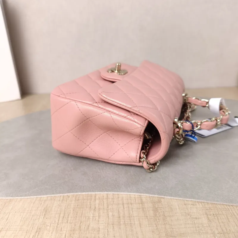 Chanel Crossbody Bag Edition mini Pink Lambskin mini 20 × 6 × 12 cm — detail view 11 of 11