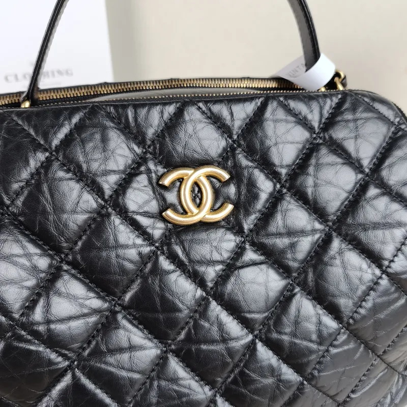 Chanel Crossbody Bag Crossbody Bag Black Calfskin One Size 27 × 16 × 20 cm — detail view 7 of 14
