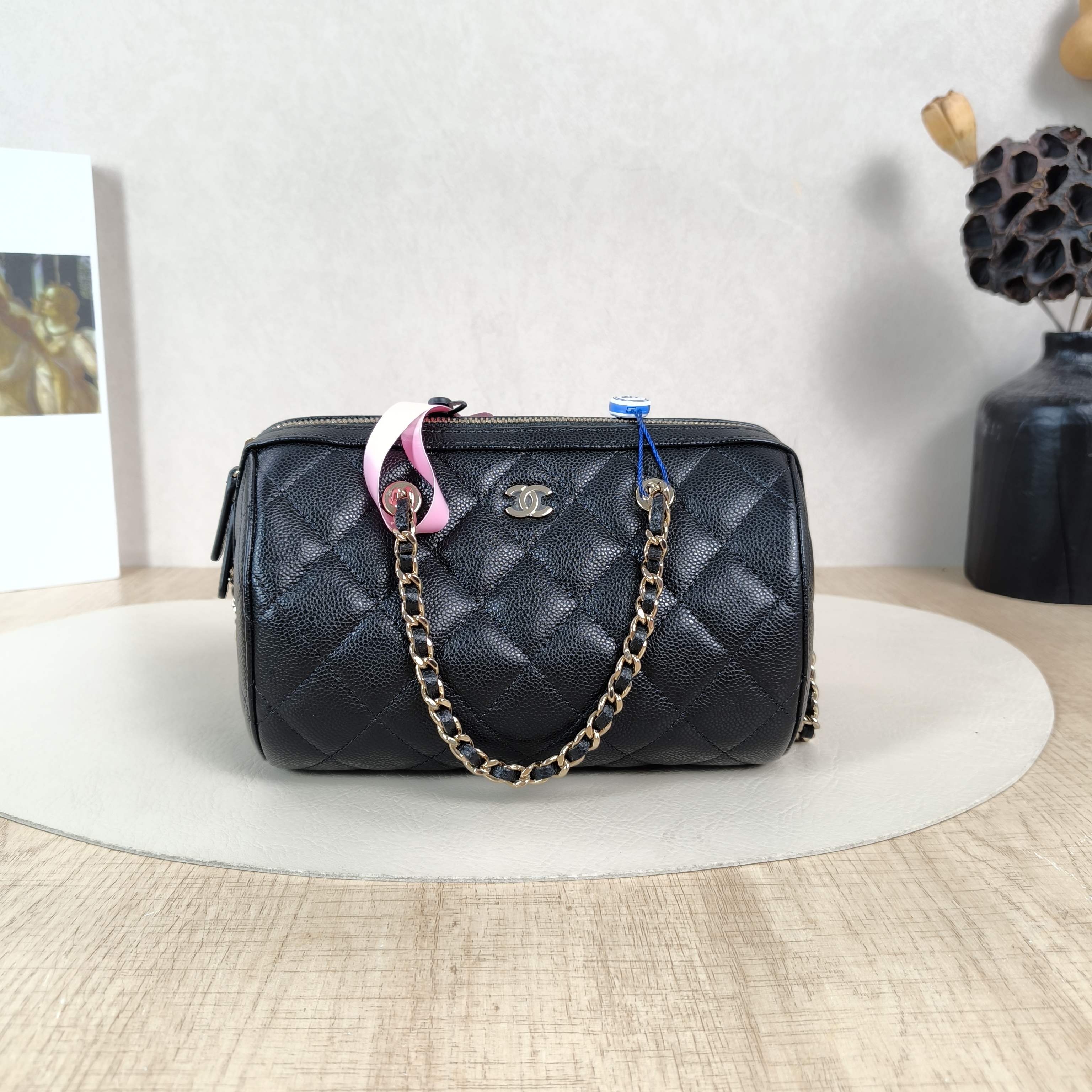 Chanel Crossbody Bag Crossbody Bag Black Grained Calfskin One Size18.5 × 11 × 11.5 cm