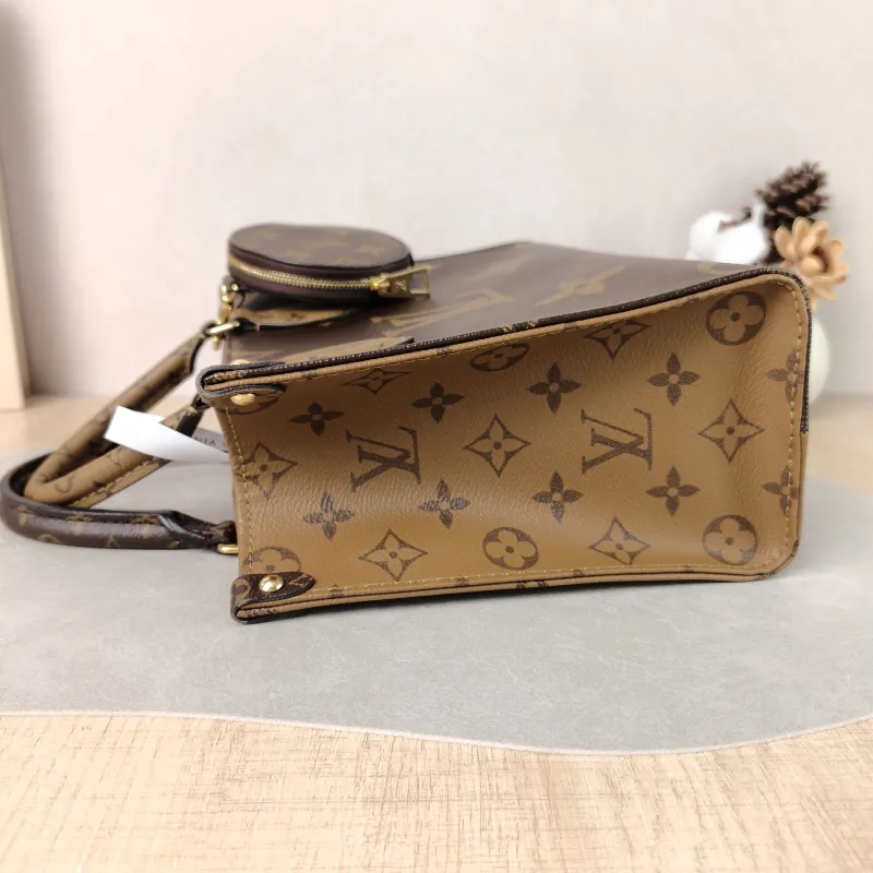 Louis Vuitton Shoulder Bag Onthego Monogram PVC Small 25 × 11.5 × 19 cm — detail view 4 of 14