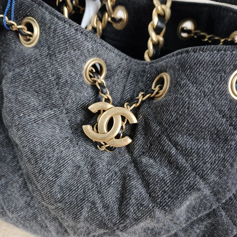 Chanel Shoulder Bag 25Bag Grey Small 26 × 14 × 30 cm — detail view 4 of 12