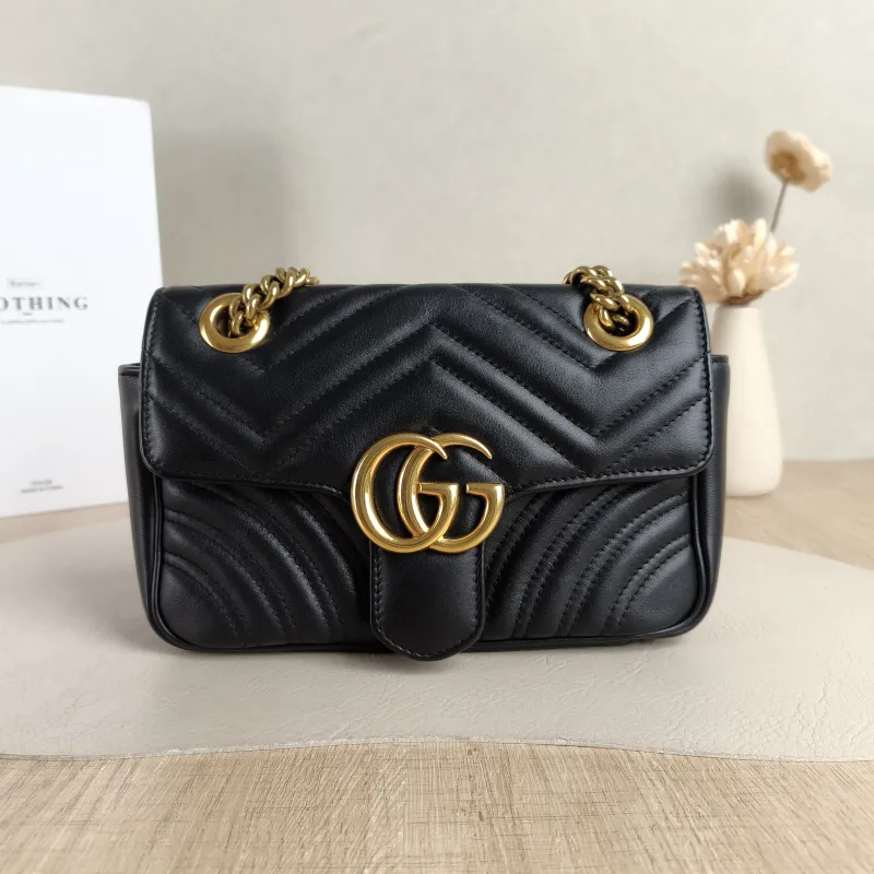 GUCCI Crossbody Bag GG Marmont Small Marmont 22Black CC alfskin Small22 × 6 × 13 cm Conditioned