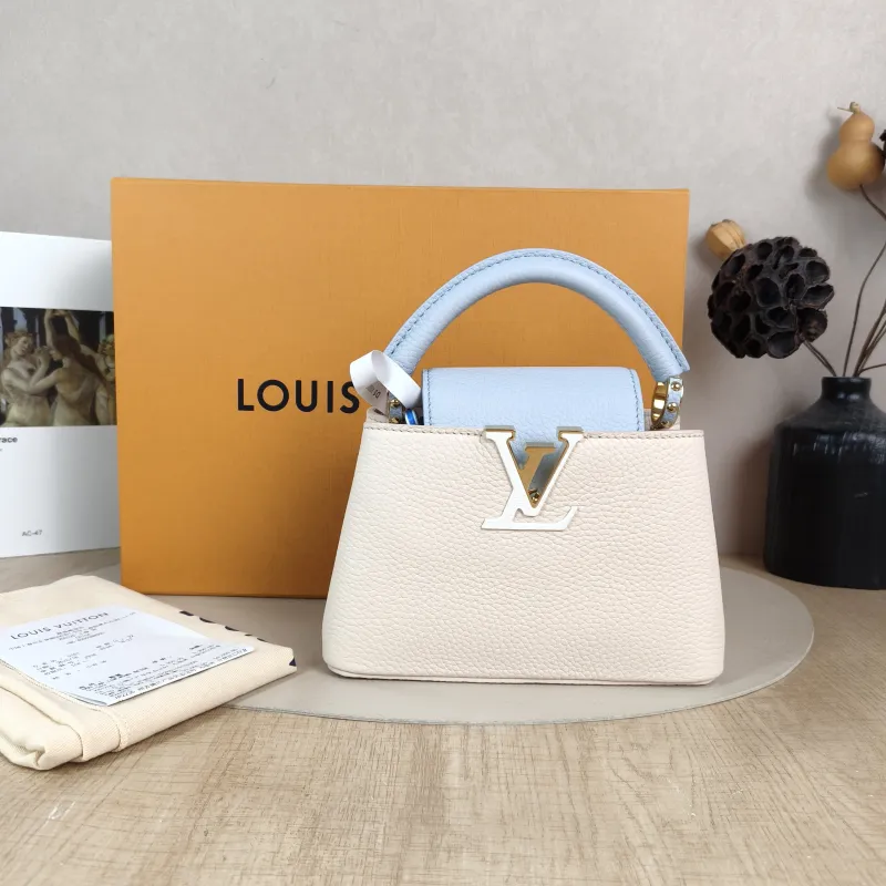 Louis Vuitton Shoulder Bag Capucines Blue White Calfskin Mini 21 × 8 × 14 cm — cover view 5 of 6