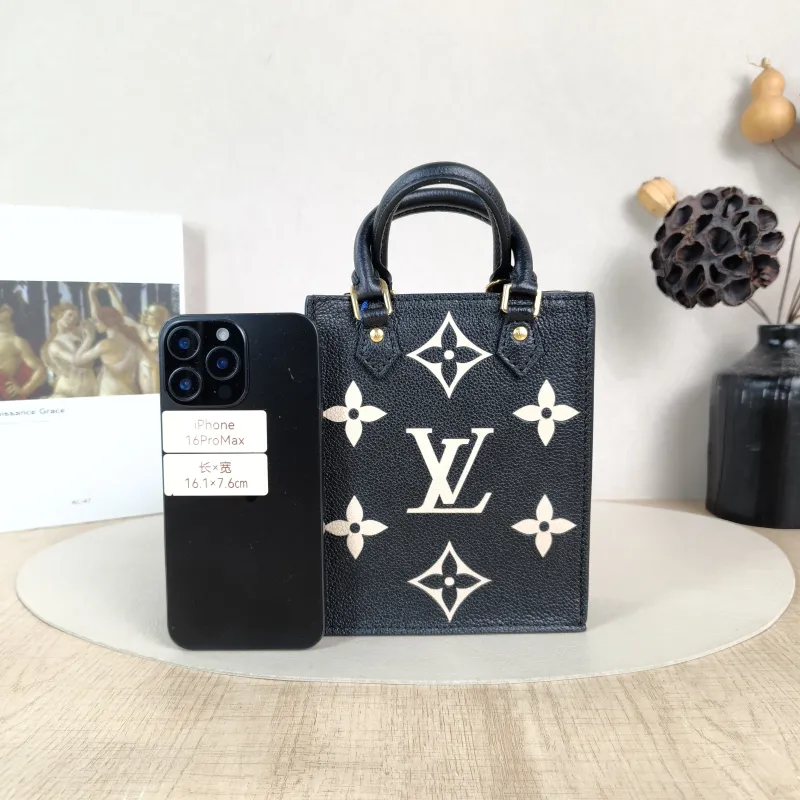 Louis Vuitton Crossbody Bag PETIT SAC PLAT Mini Calfskin Mini 14 × 5 × 17 cm — cover view 4 of 5