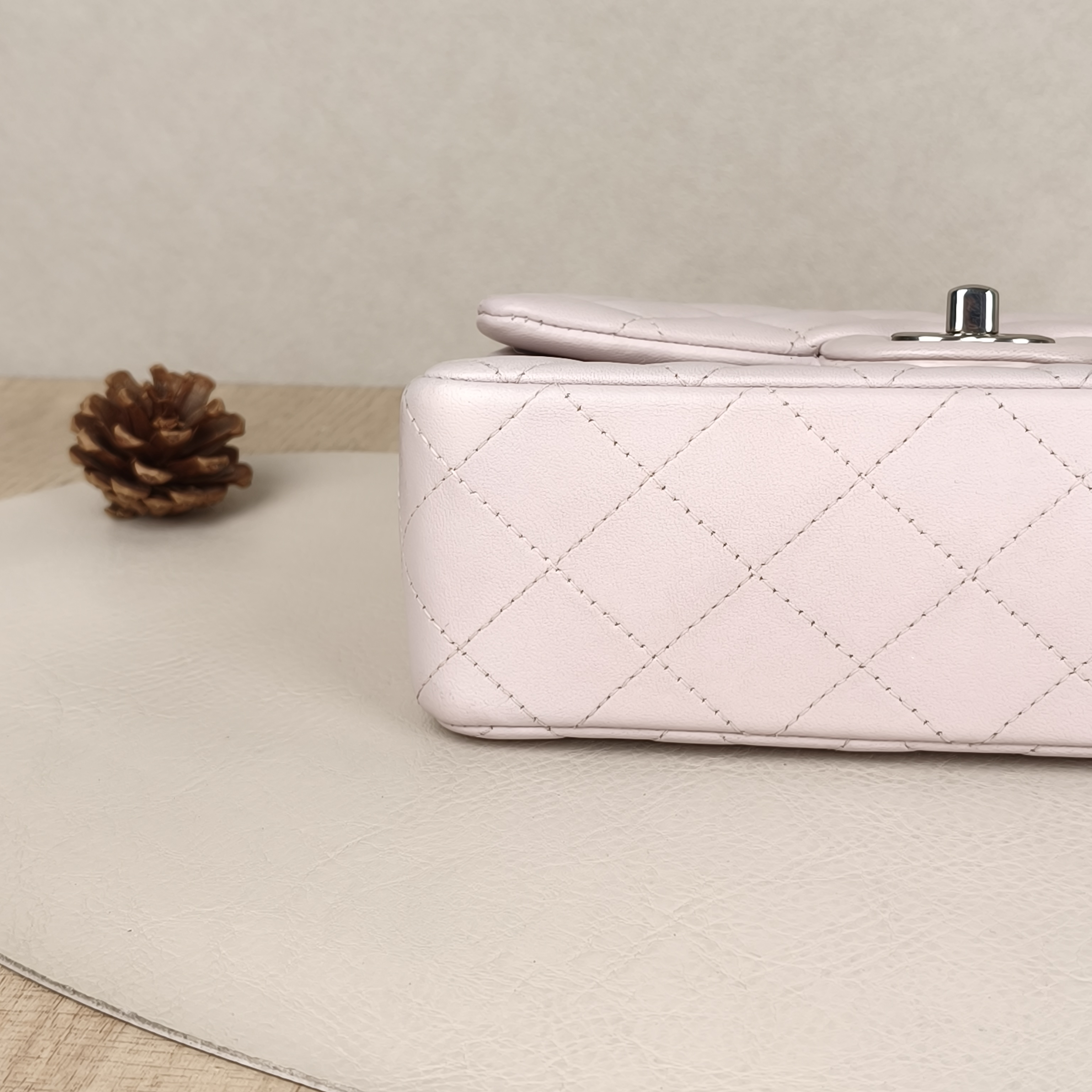 Chanel Crossbody Bag Classic Flap Large Mini CF Mini Lambskin mini20 × 6 × 12 cm — cover view 6 of 10
