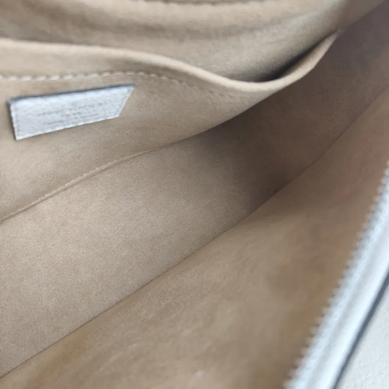 Louis Vuitton Crossbody Bag MARELLE White Epi Embossed Calfskin Small 25 × 8 × 15 cm — detail view 4 of 10