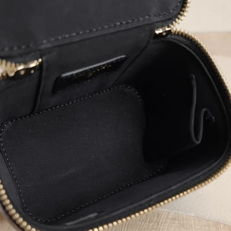 Chanel Top Handle Bag Edition Pearl Black Calfskin Mini 10 × 7 × 9 cm 31 — detail view 7 of 11