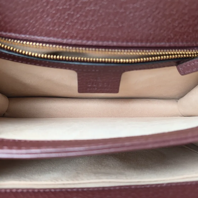 GUCCI Crossbody Bag Ophidia GG Messenger Bag Burgundy Canvas Medium25 × 7 × 17.5 cm — detail view 2 of 18