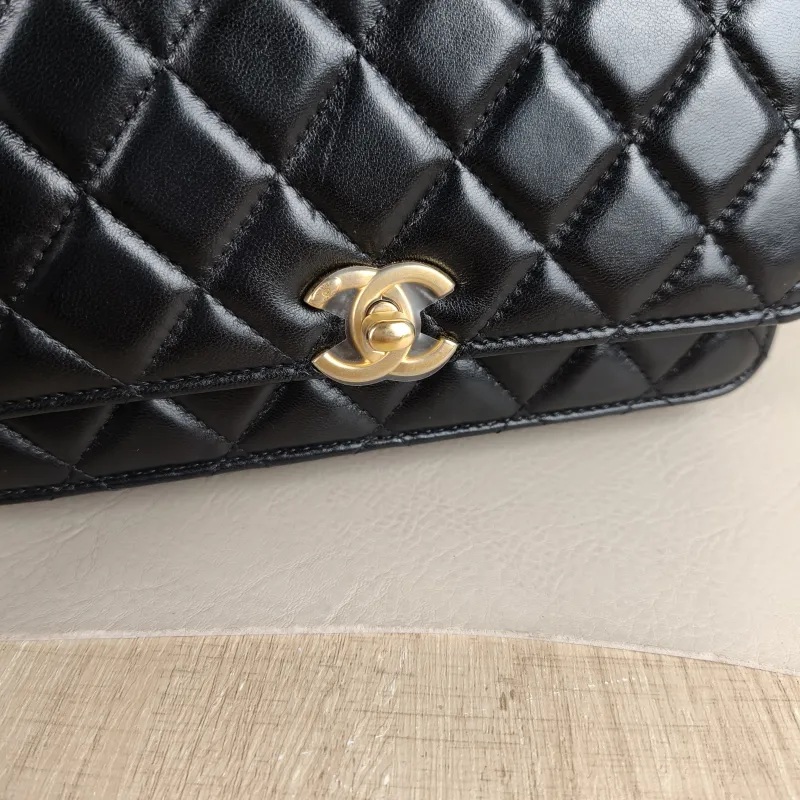 Chanel Shoulder Bag cf Black Lambskin 19 × 4.5 × 12 cm Microchip Edition — detail view 12 of 13