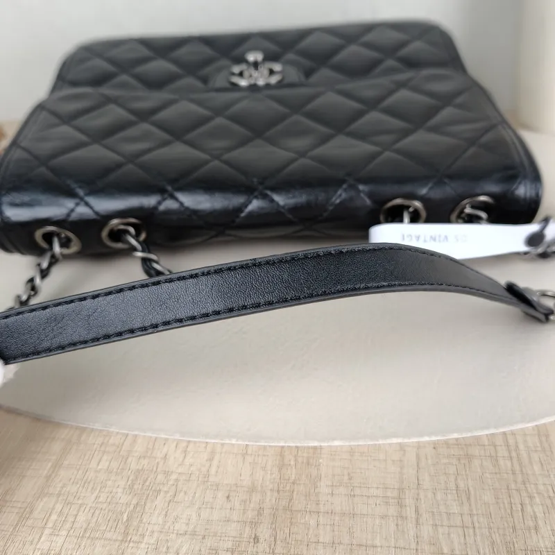 Chanel Crossbody Bag cf Collection Crossbody Bag Black Calfskin 25 × 10 × 18 cm 18 — detail view 4 of 15