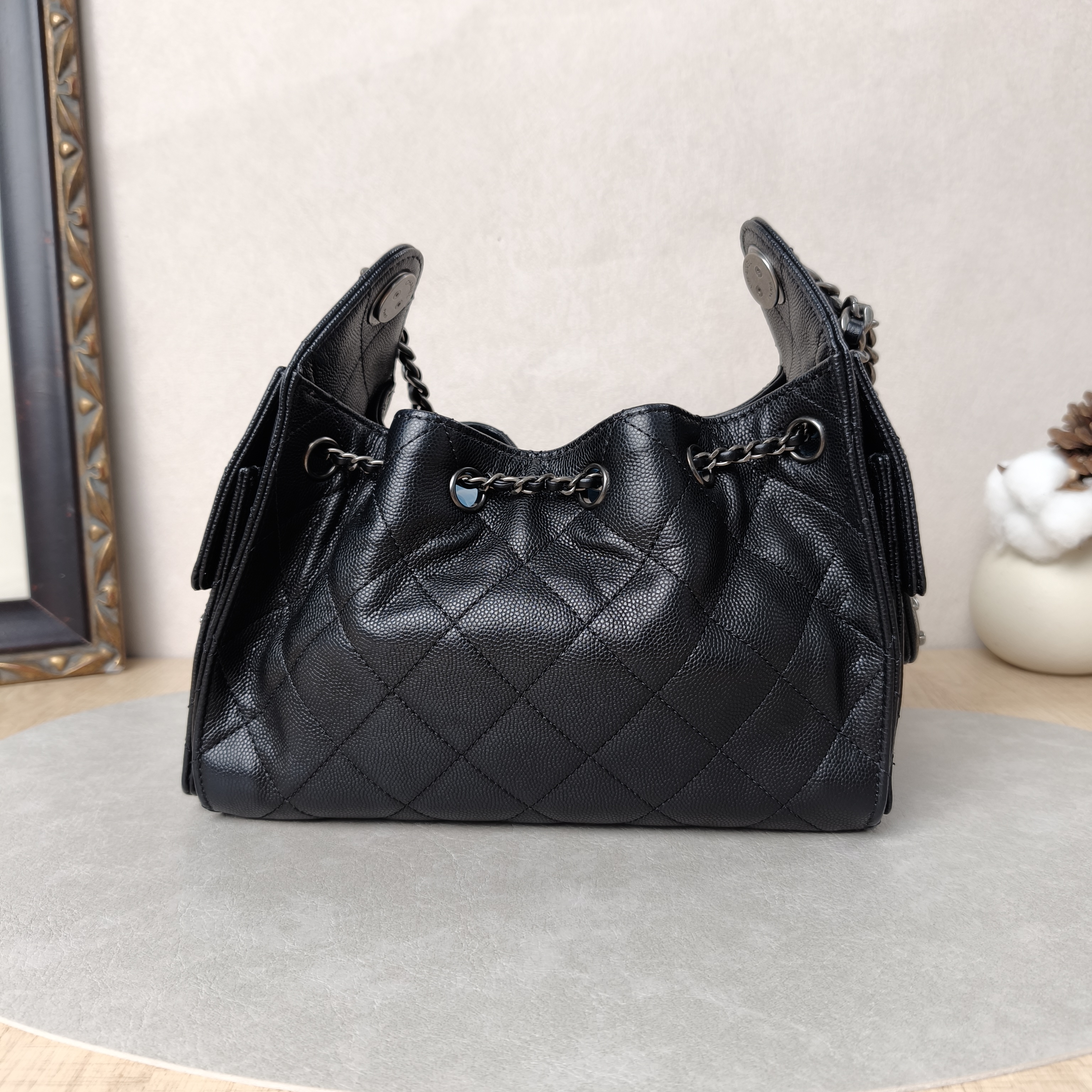 Chanel Crossbody Bag25Bag Black Grained Calfskinmini22 × 12.5 × 20 cm — cover view 2 of 5