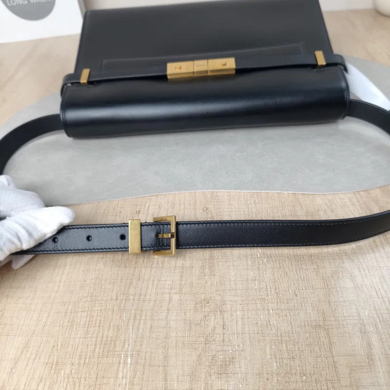 SAINT LAURENT Shoulder Bag MANHATTAN Black Calfskin Medium 29 × 7.5 × 20 cm — detail view 7 of 11