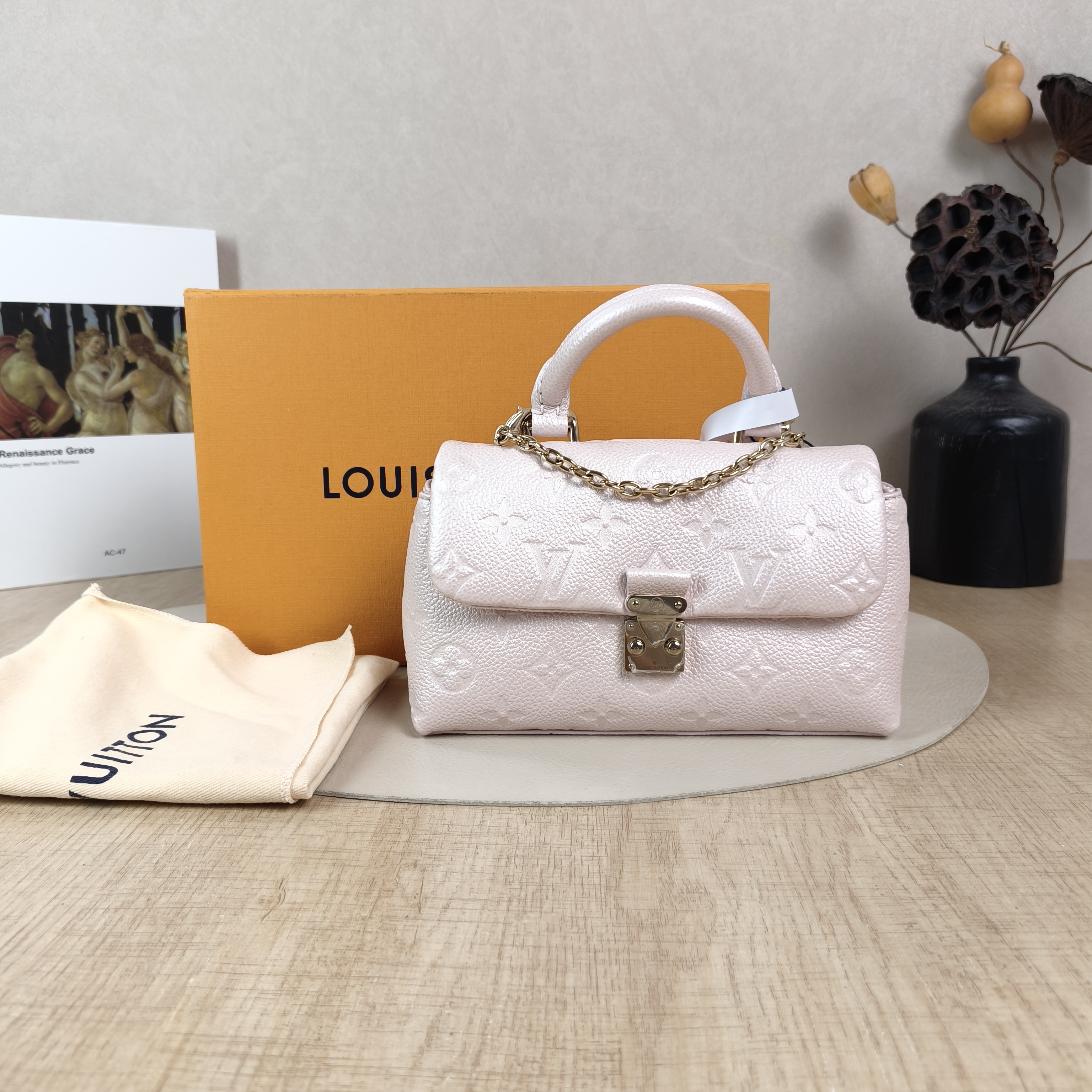Louis Vuitton Crossbody Bag MADELEINE Calfskinnano21 × 6 × 12.5 cm — cover view 5 of 6