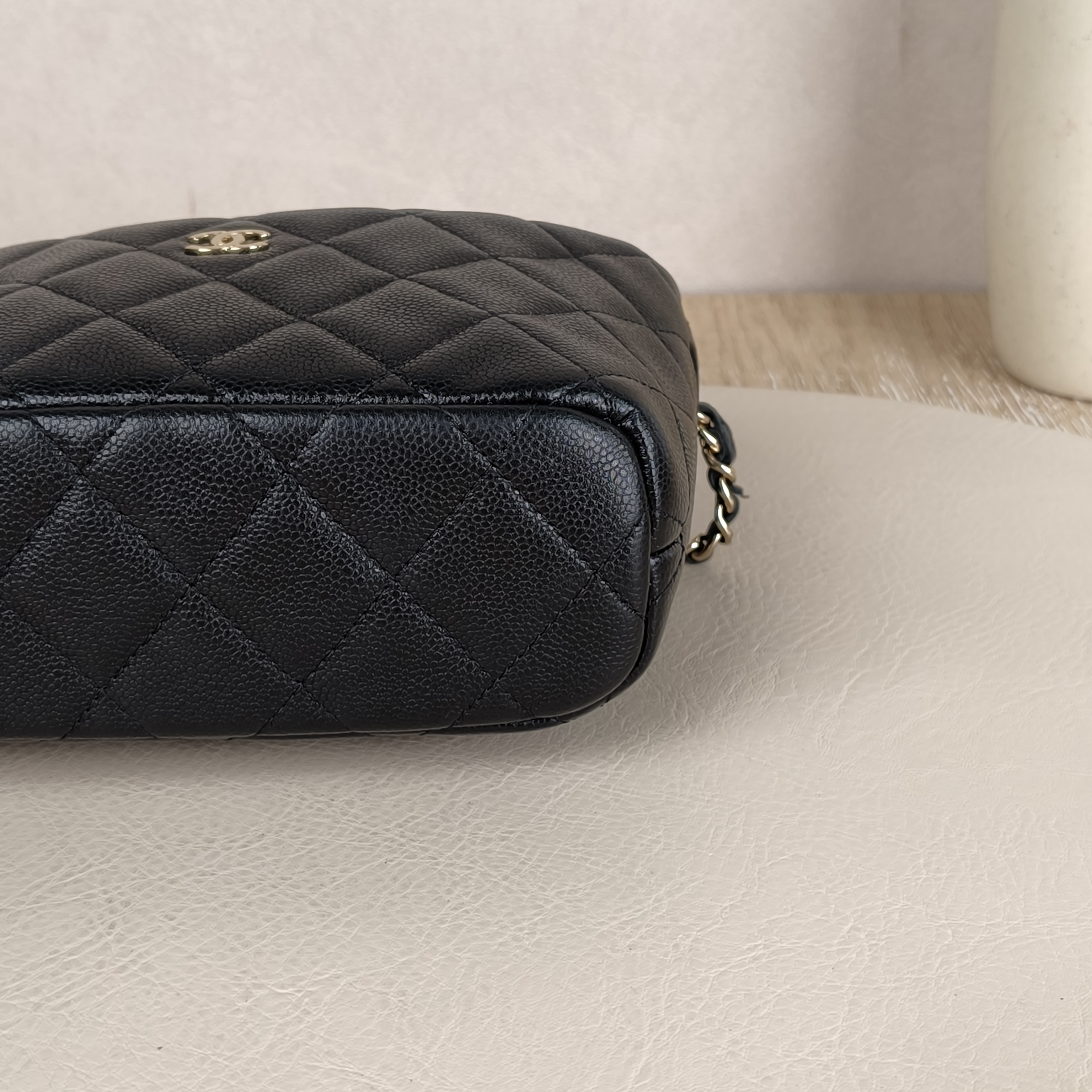 Chanel Crossbody Bag25c Vanity Case Bag Black Grained Calfskin One Size21.5 × 7.5 × 19 cm — cover view 2 of 8