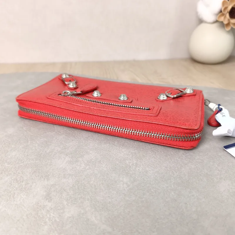 BALENCIAGA Clutch Clutch Red Lambskin One Size19 × 2 × 10 cm — detail view 9 of 11