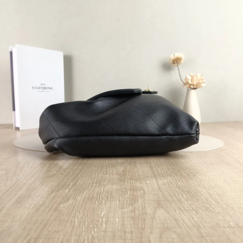 Chanel Shoulder Bag 25k hobo Black Calfskin 43 × 9 × 36 cm — detail view 2 of 12
