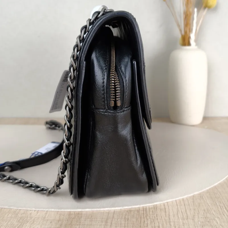 Chanel Crossbody Bag cf Collection Crossbody Bag Black Calfskin 25 × 10 × 18 cm 18 — detail view 13 of 15
