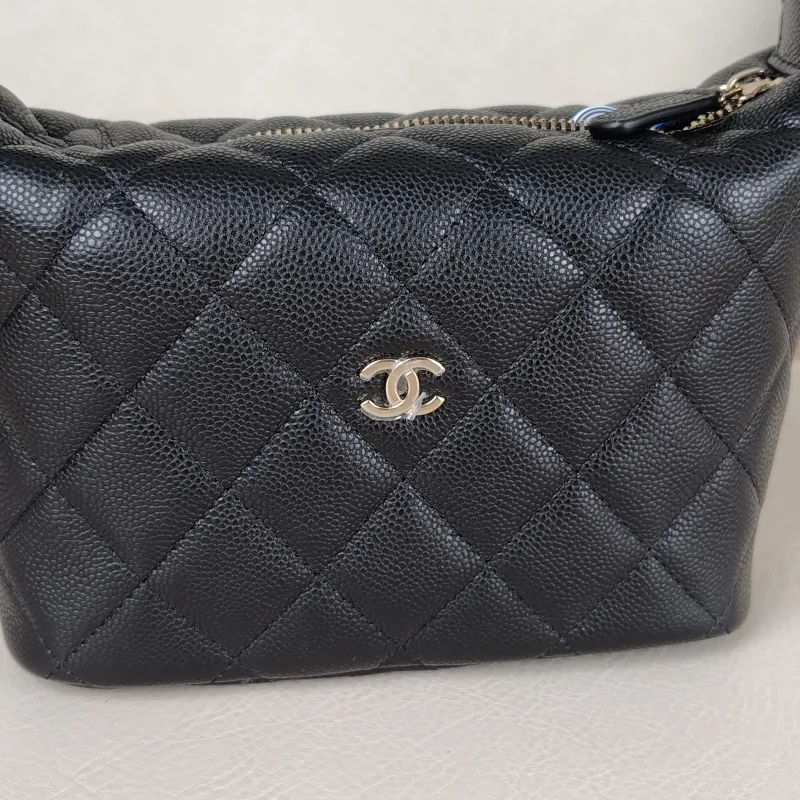 Chanel Crossbody Bag25c Vanity Case Bag Black Grained Calfskin One Size16 × 6 × 13 cm — detail view 4 of 12