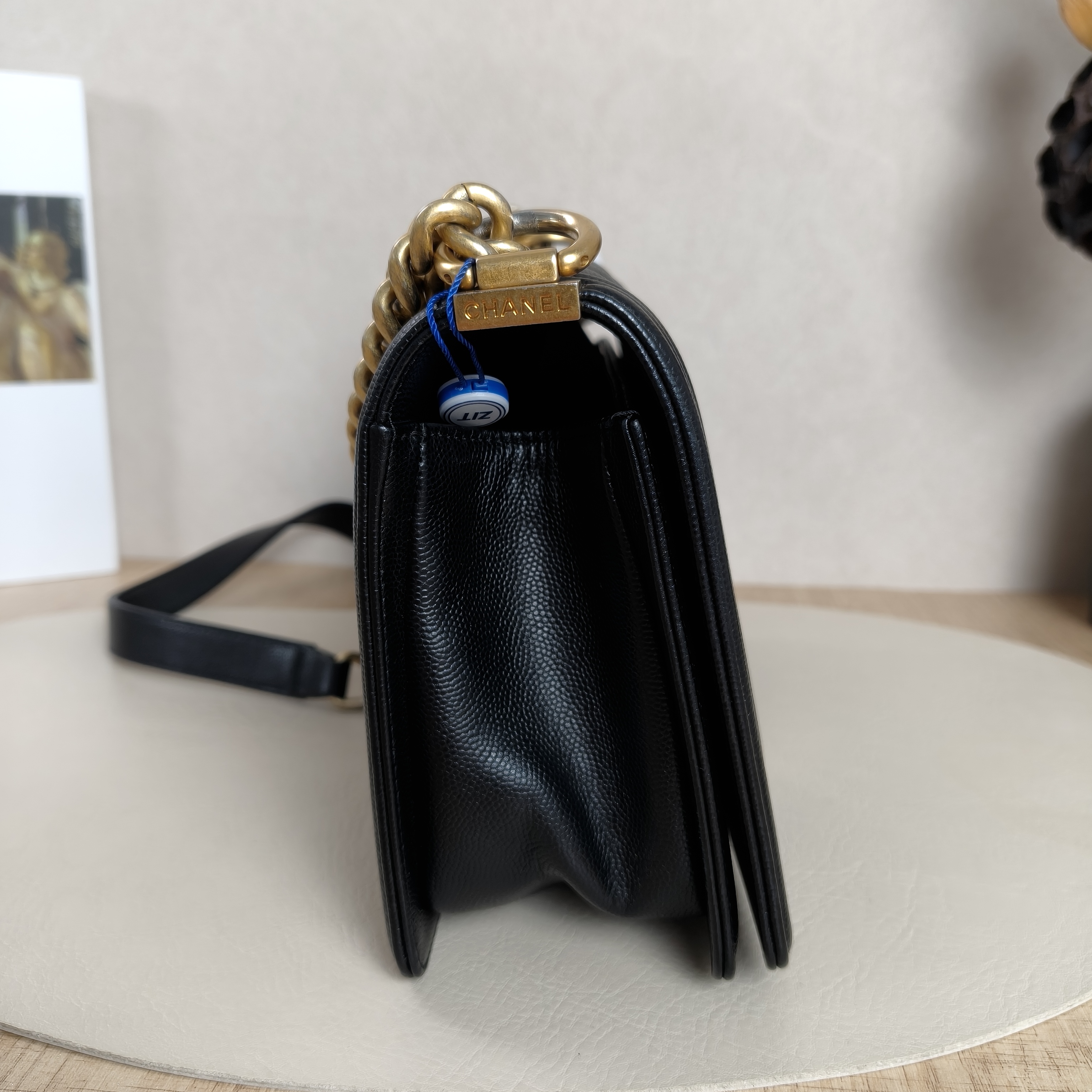 Chanel Crossbody Bag Le BoyBlack Grained Calfskin Medium25 × 9 × 15 cm — cover view 5 of 10