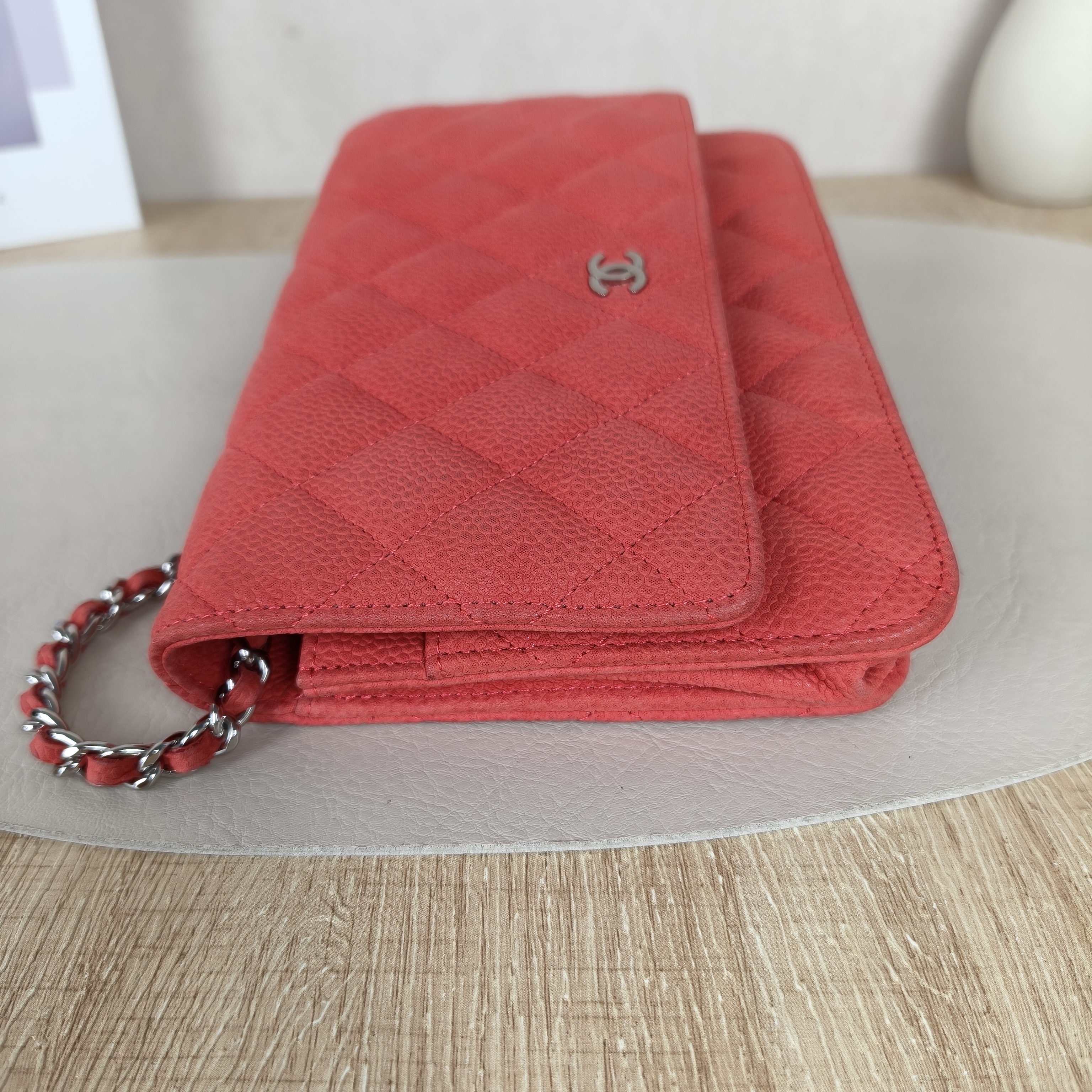 Chanel cfwoc WOC Bag Red Calfskin18 · Box Authenticity Card · 19.2 × 3.5 × 12.3 cm — cover view 7 of 10