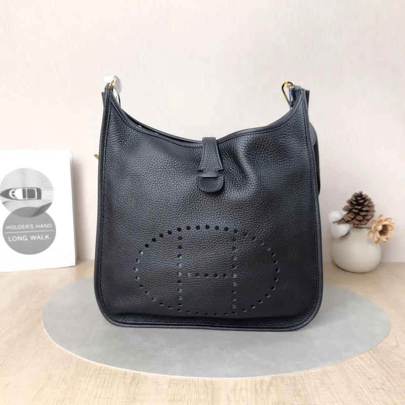 Hermès Crossbody Bag Evelyne 29 29Black Gold-Tone Hardware Clemence Taurillon TC Calfskin Small29 × 8 × 30 cm