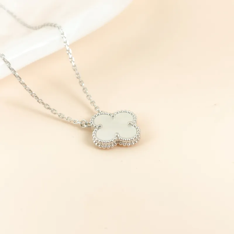 Van Cleef & Arpels Necklace Alhambra Alhambra Collection Necklace White Mother-of-Pearl Pearl · White Mother-of-Pearl18KW hite Gold Vintage Small42cm — cover view 6 of 9