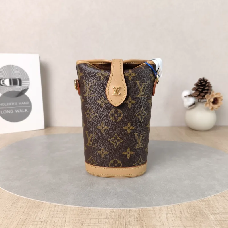 Louis Vuitton Crossbody Bag Fold Me Monogram PV Cmini14.5 × 6.5 × 18 cm