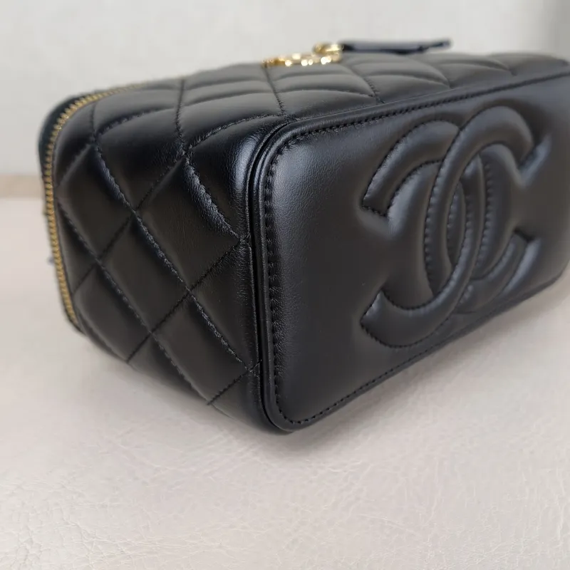 Chanel Crossbody Bag Edition Black Lambskin Mini 16 × 8 × 9.5 cm — detail view 9 of 15