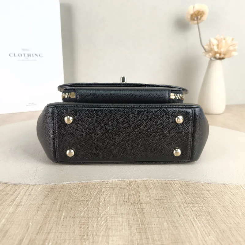 Chanel Crossbody Bag affinity Messenger Bag Black Grained Calfskin Small 19 × 7 × 14 cm — cover view 4 of 5