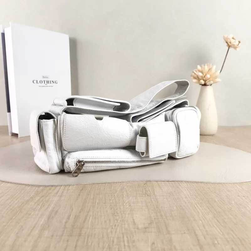 BALENCIAGA Shoulder Bag Superbusy Shoulder Bag White Waxed Leather Mini 33 × 11 × 12 cm — cover view 4 of 5