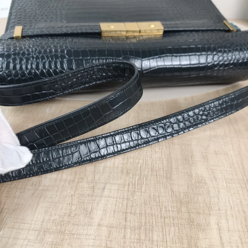 SAINT LAURENT Shoulder Bag MANHATTAN Green Calfskin Medium 29 × 7.5 × 20 cm — detail view 7 of 11