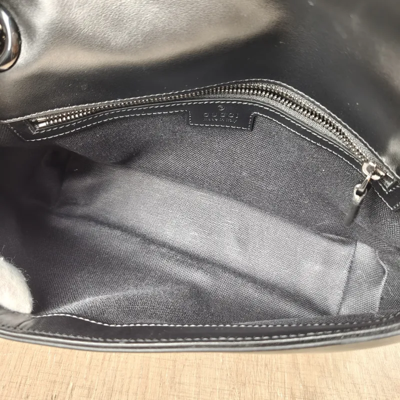 GUCCI Crossbody Bag GG Marmont Medium Marmont 26 So black Black Calfskin Medium 26 × 7 × 15 cm — detail view 9 of 14
