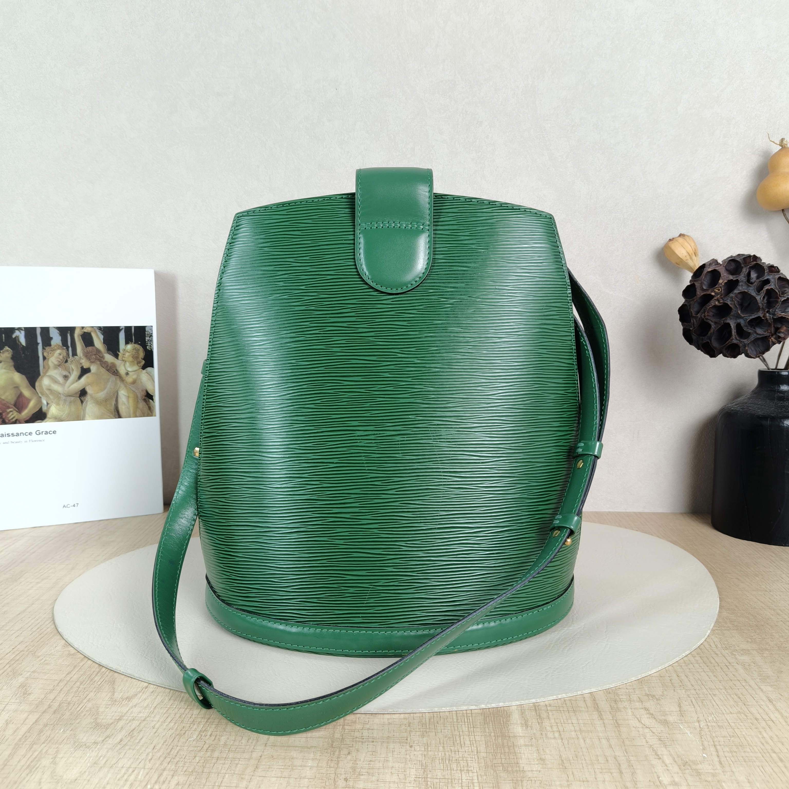 Louis Vuitton Shoulder Bag Vintage Shoulder Bag Green Epi Embossed Calfskin One Size26 × 17 × 29 cm — cover view 4 of 5