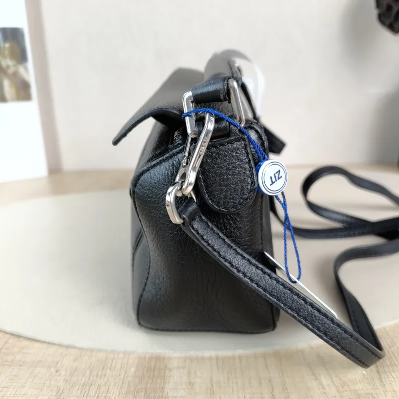 LOEWE Crossbody Bag Puzzle Black CC alfskin Mini 18 × 8 × 12.5 cm — detail view 1 of 11