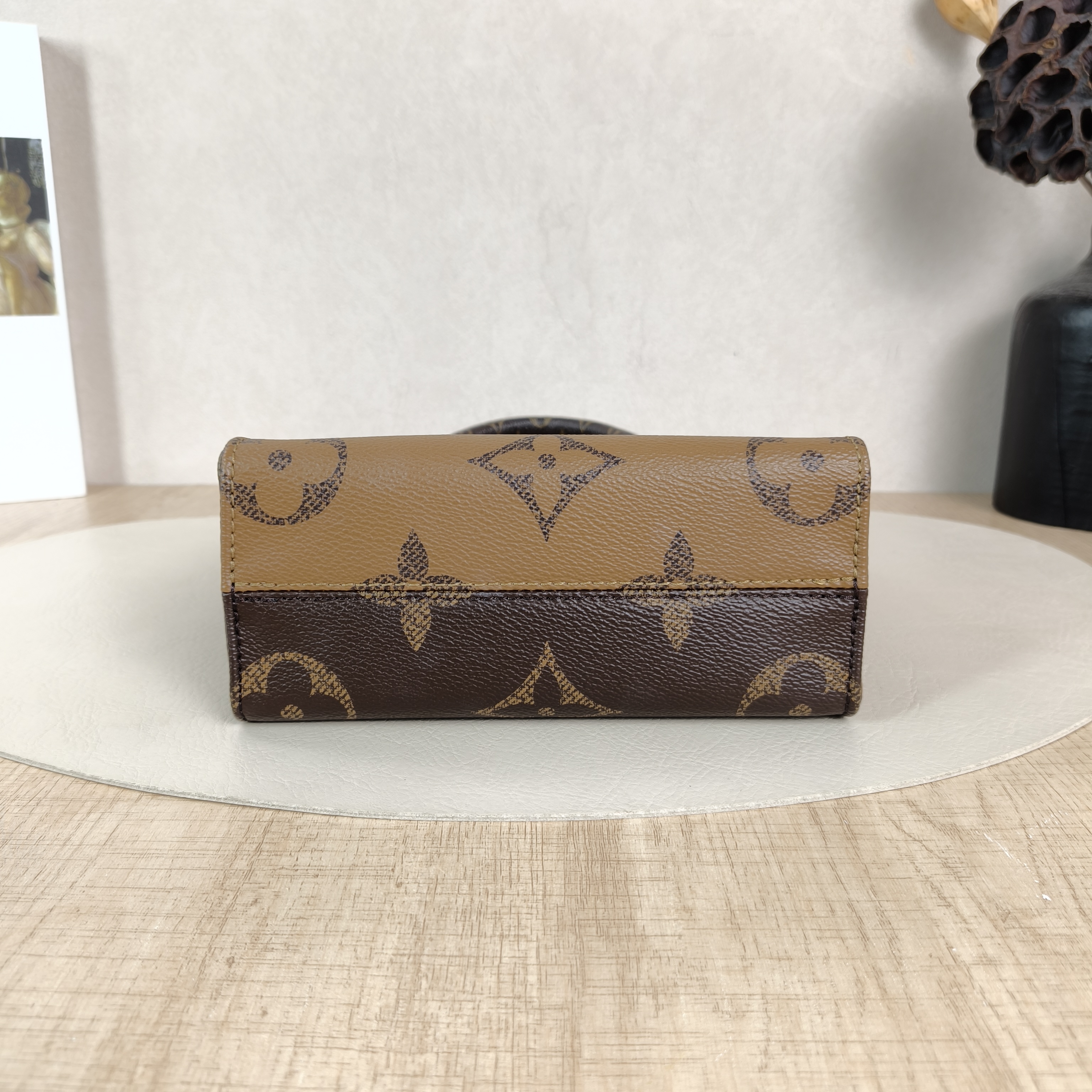 Louis Vuitton Crossbody Bag Onthego BB Monogram PVCBB18 × 8.5 × 15 cm — cover view 5 of 5