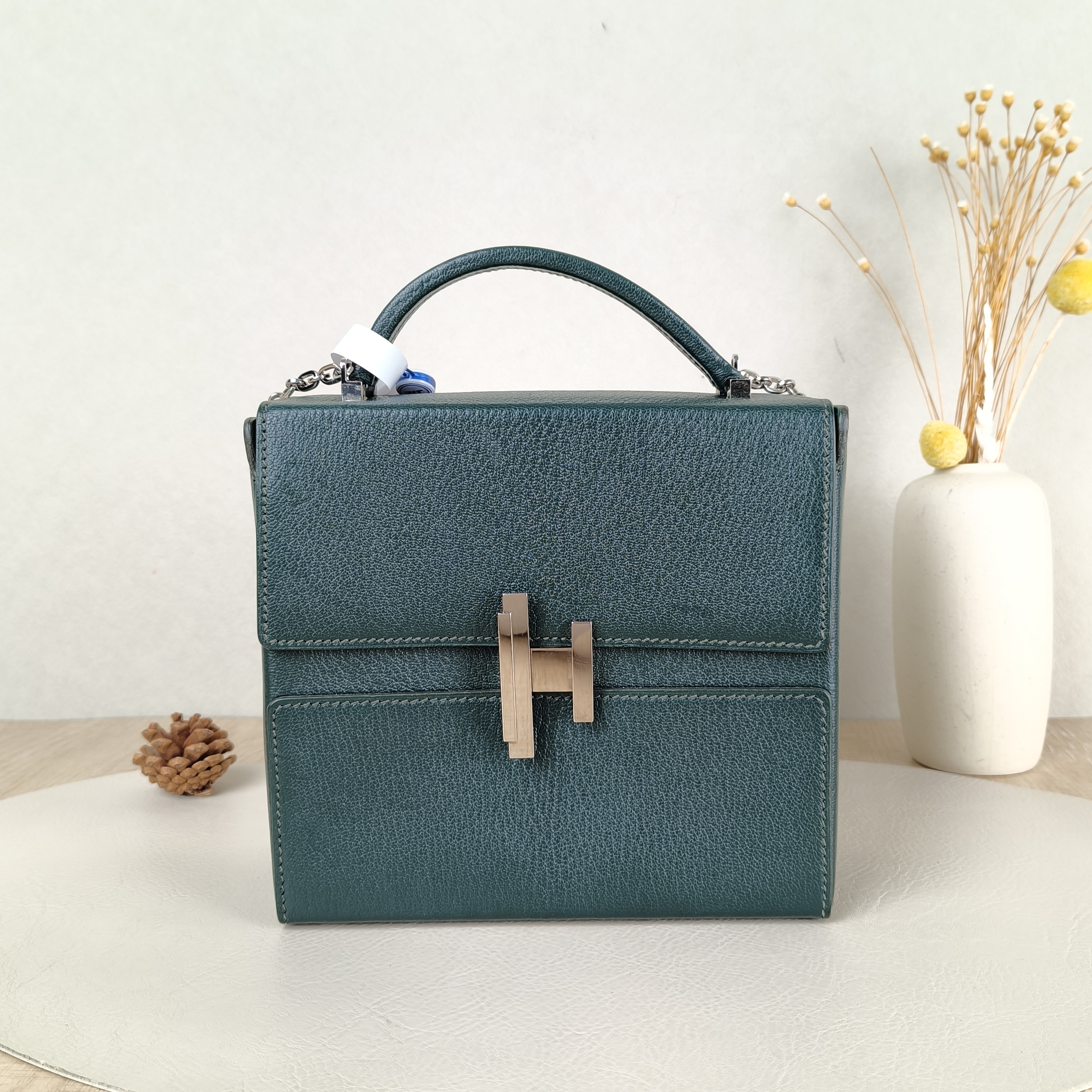 Hermès Crossbody Bag Cinhetic 18Box Bag6O Lambskin One Size18 × 8 × 17 cm