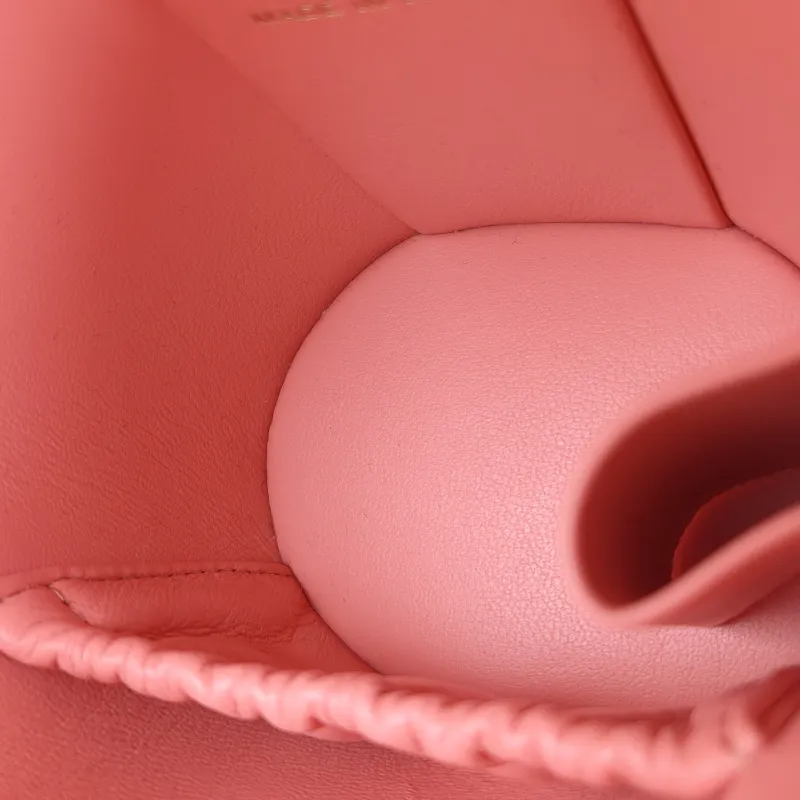 Chanel Crossbody Bag Box Crossbody Bag Pink Lambskin One Size9.5 × 8 × 10.5 cm — detail view 8 of 13