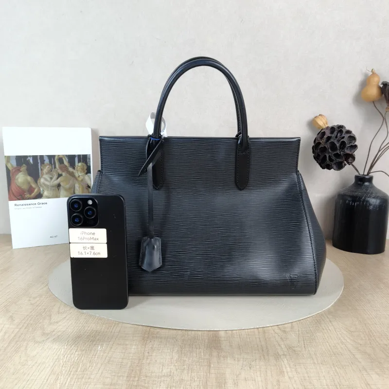 Louis Vuitton Top Handle Bag Marly Black Epi Embossed Calfskin Medium 34 × 13 × 27 cm — cover view 3 of 6