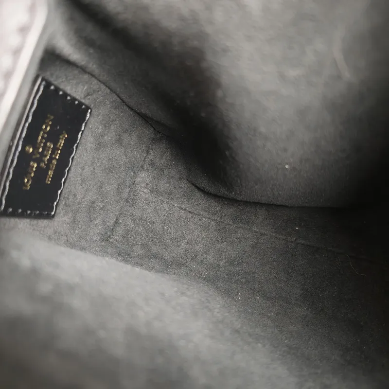 Louis Vuitton Crossbody Bag Side Trunk Box Black Calfskin Small 19 × 7.5 × 12.5 cm — detail view 3 of 10