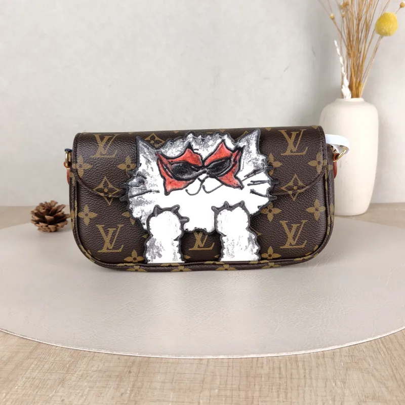 Louis Vuitton Crossbody Bag IVY Monogram PVC Small 23.5 × 4.3 × 12 cm