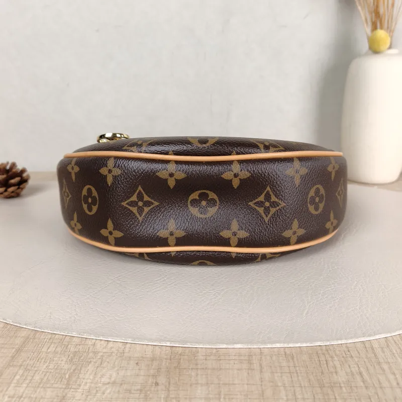 Louis Vuitton Crossbody Bag Loop Monogram PVC Small 23 × 6 × 13 cm — cover view 3 of 6
