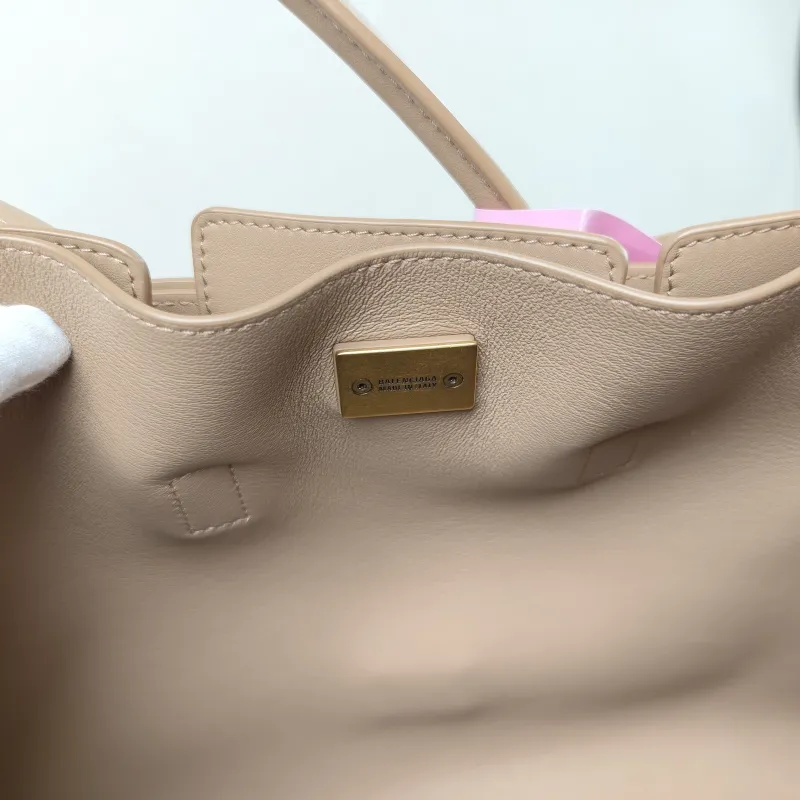 BALENCIAGA Top Handle Bag Bel air Calfskin Small 30 × 12 × 20.5 cm — detail view 1 of 10