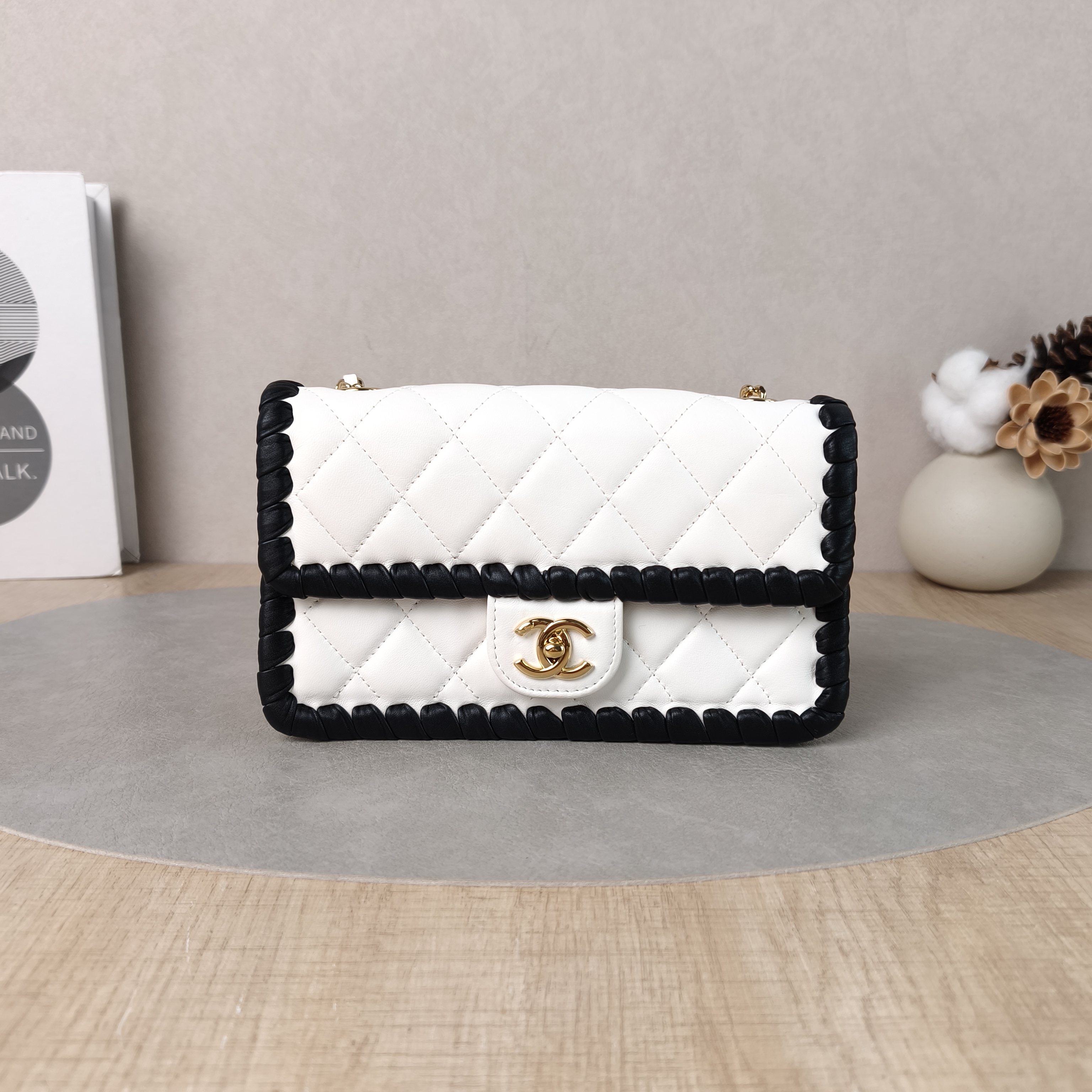 Chanel Crossbody Bag 26p Woven Colorblock Lambskin One Size 19 × 6 × 11 cm