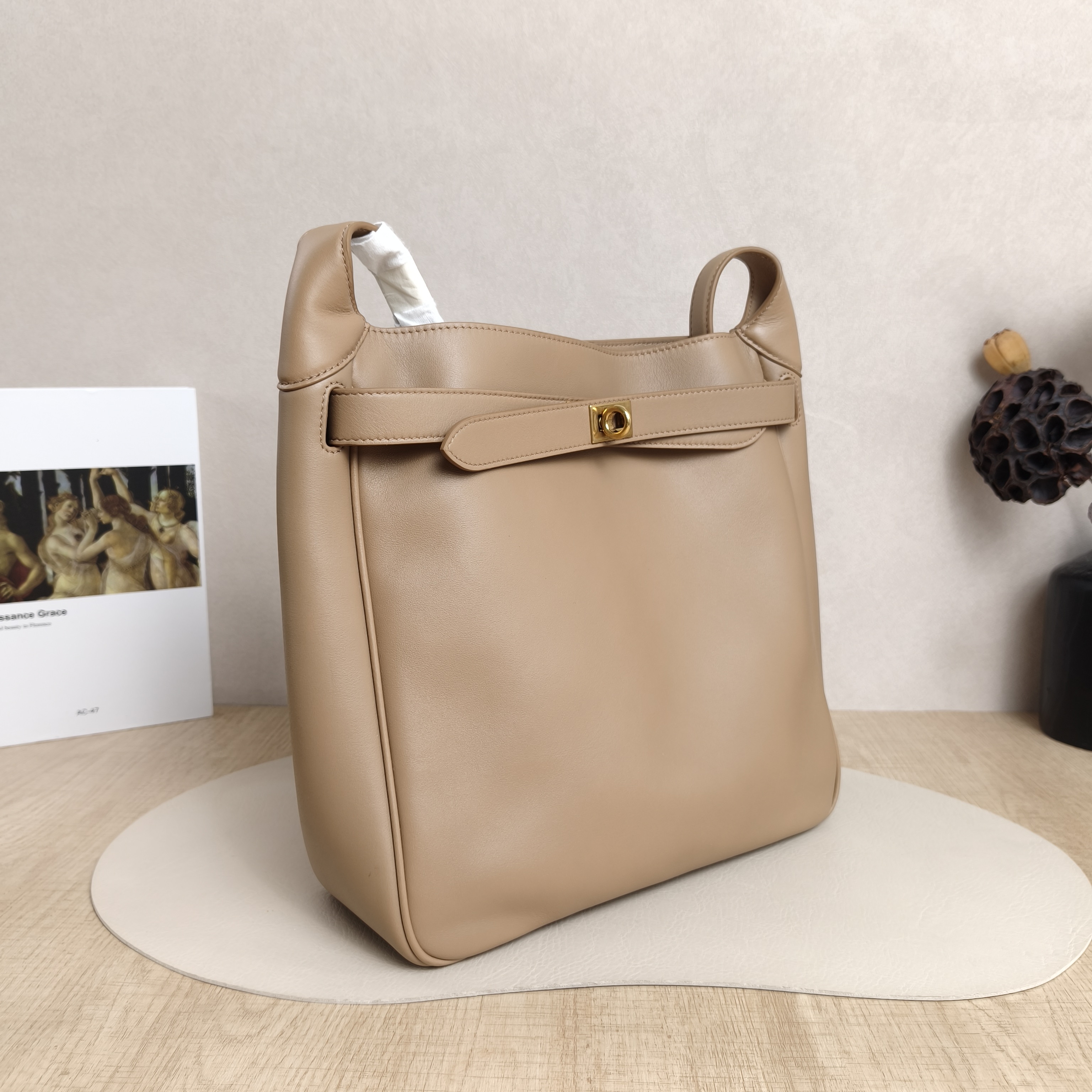 BALENCIAGA Crossbody Bagbel air Shoulder Crossbody Bag Gold Brown Calfskin Small25 × 10 × 27 cm — cover view 4 of 6