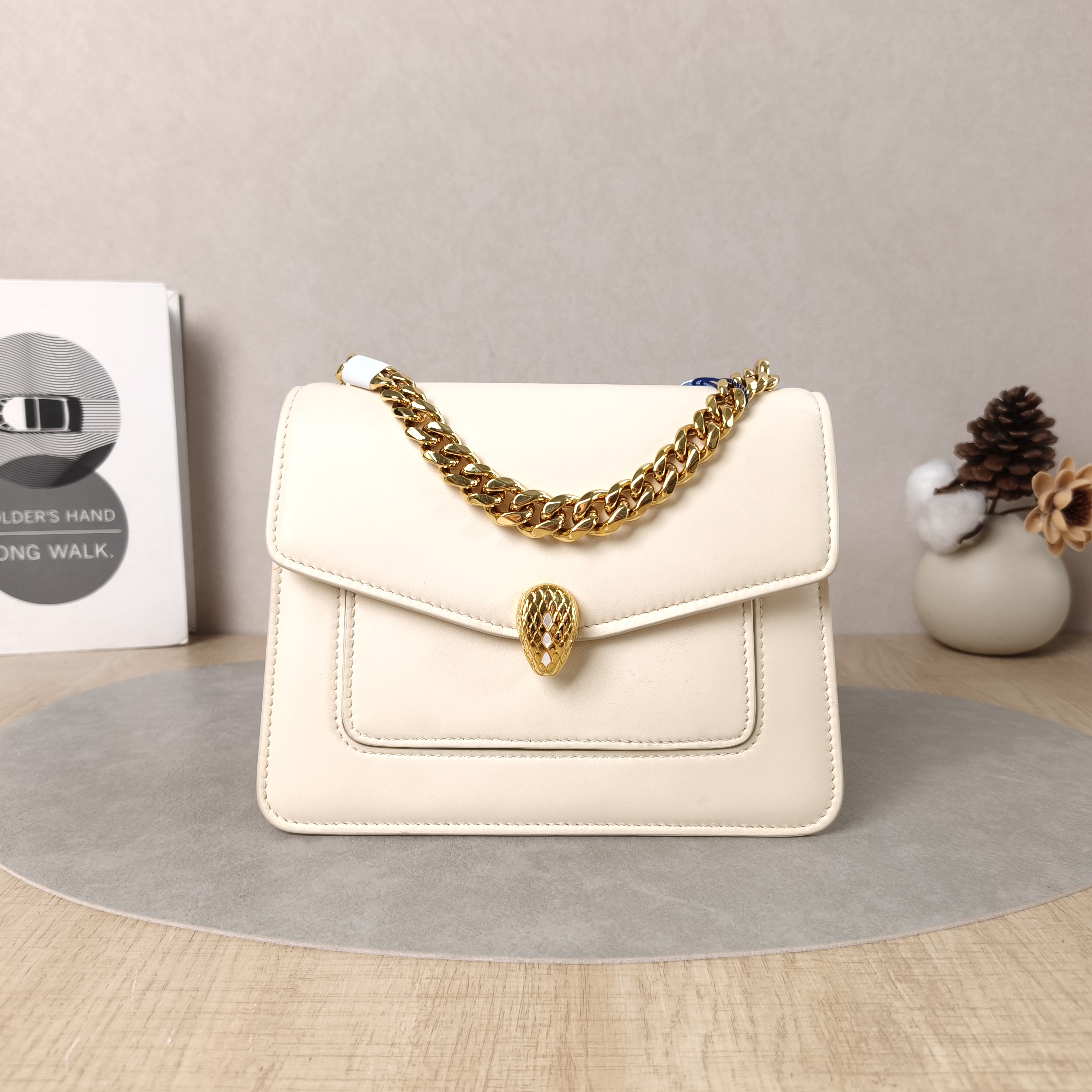 Bvlgari Shoulder Bag Serpenti Forever Collection Maxi Chain White Calfskin Small19.5 × 8.5 × 15 cm