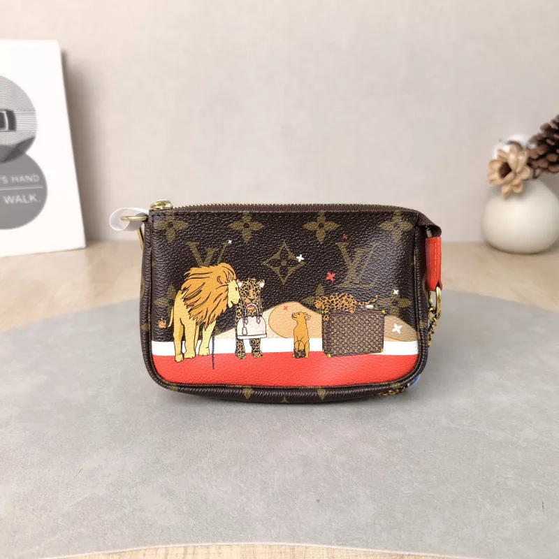 Louis Vuitton Clutch Mini Pochette Accessoires Monogram PVC Mini 15.5 × 4 × 10.5 cm