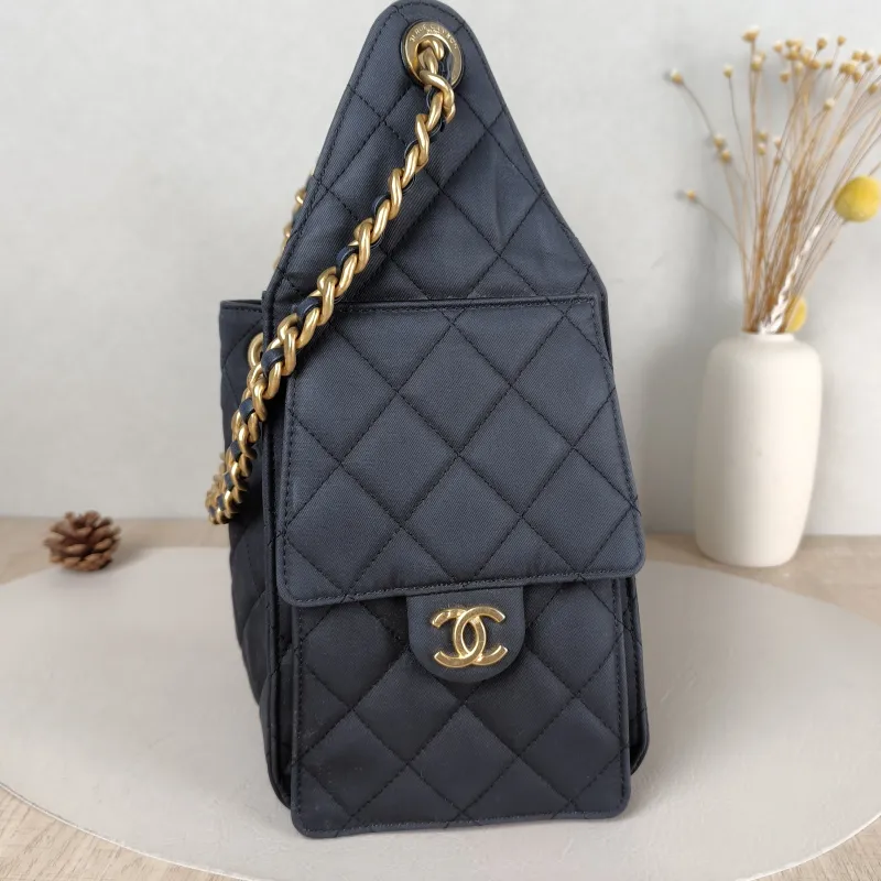 Chanel Shoulder Bag 25Bag Grey Canvas Small 26 × 14 × 30 cm — detail view 12 of 12