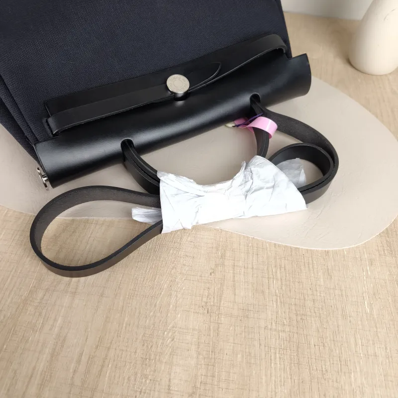 Hermès Shoulder Bag Herbag 31 Black Canvas Medium 31 × 10 × 25 cm z — detail view 4 of 12
