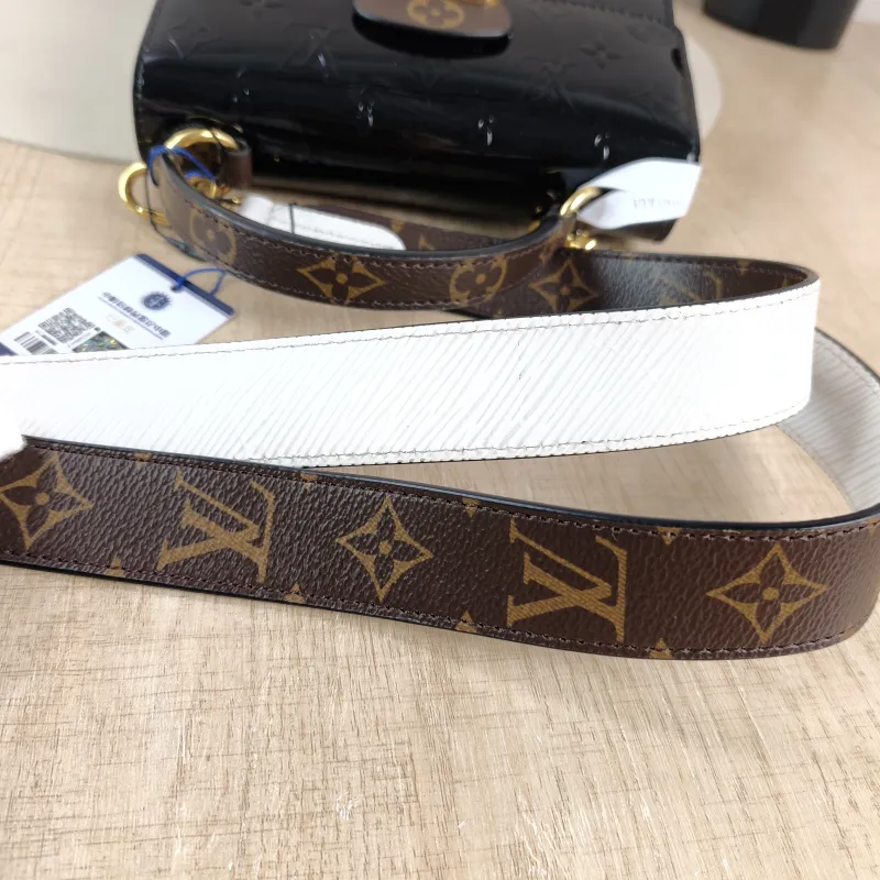Louis Vuitton Crossbody Bag Spring Street Black Patent Leather · PVC One Size 17 × 8.5 × 16 cm Leather Tag — detail view 7 of 11