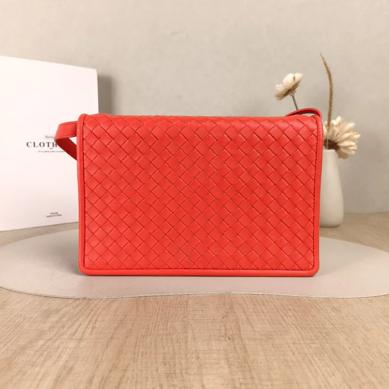 Bottega Veneta Shoulder Bag Woven Messenger Bag Red Lambskin One Size25 × 4 × 17 cm
